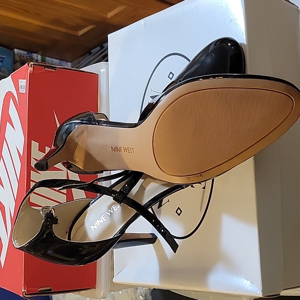 retro pumps - Picture 3 of 3